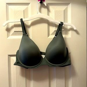 Aerie 38C bra in dark green
